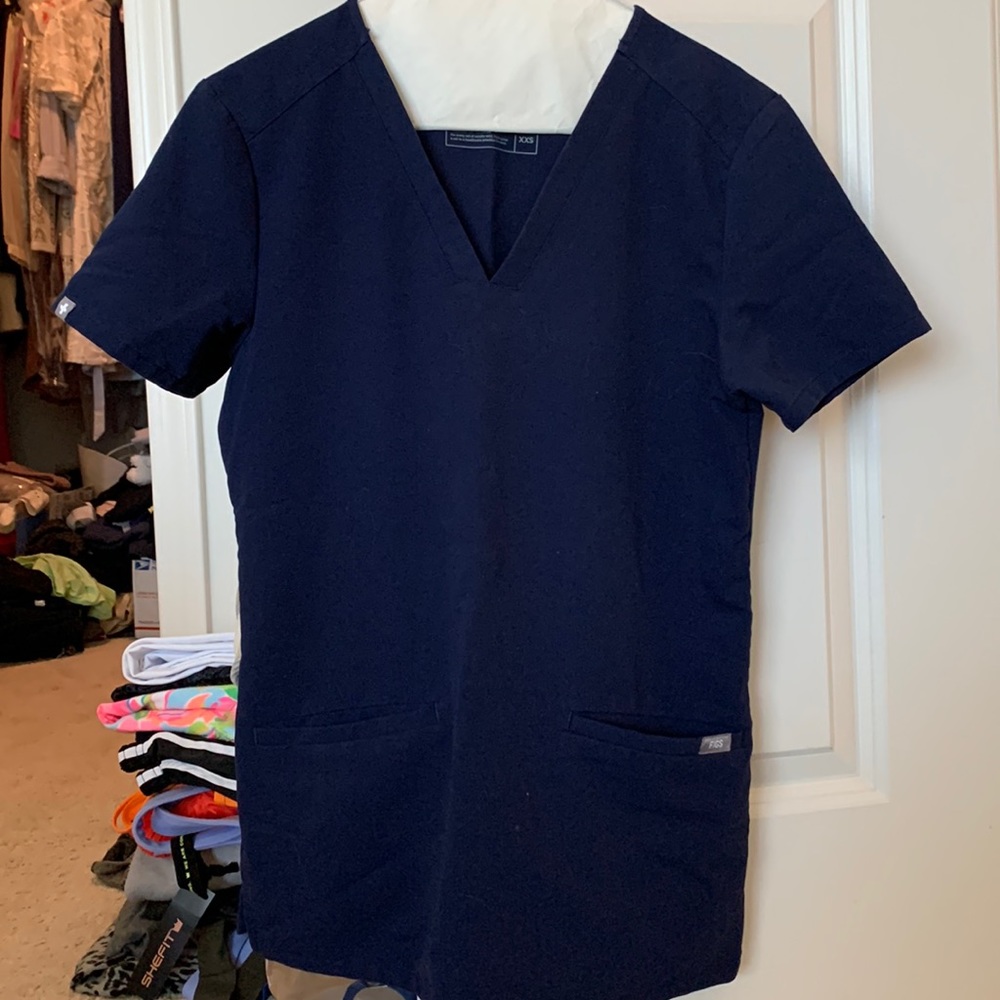 Women’s XXS Figs scrub top *NEVER* been worn